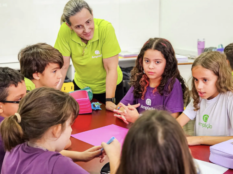 Em meio a modelos de ensino que ainda focam na memorização, o Colégio Amplação se destaca com Educação 360º. - Gazeta do Povo