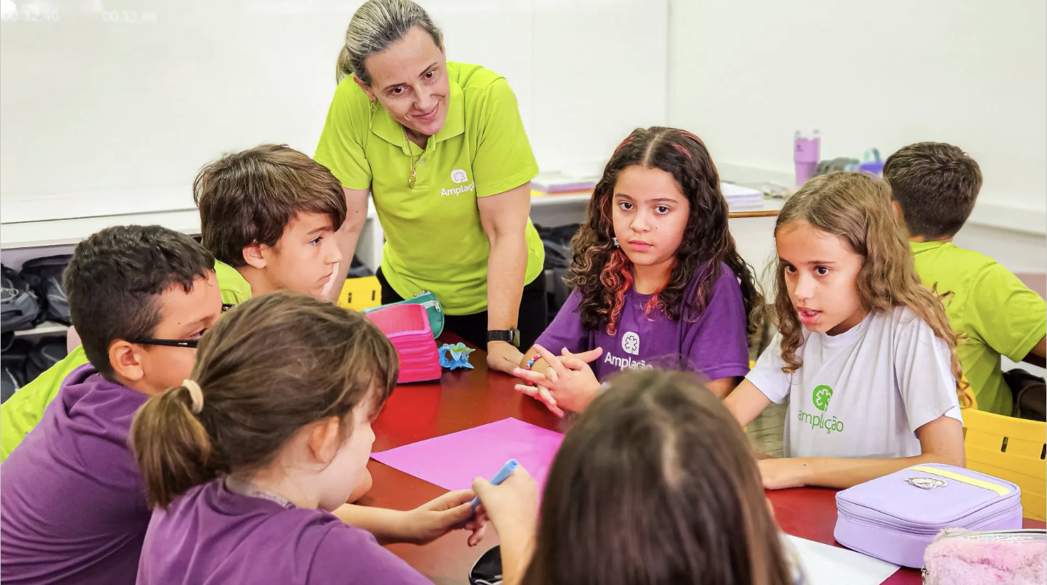 Em meio a modelos de ensino que ainda focam na memorização, o Colégio Amplação se destaca com Educação 360º. - Gazeta do Povo